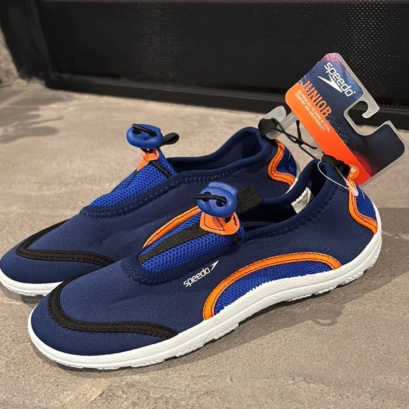 Speedo Other - Speedo Surf Walker water shoes, mesh upper,bungee secure,pull tab,grippy sole